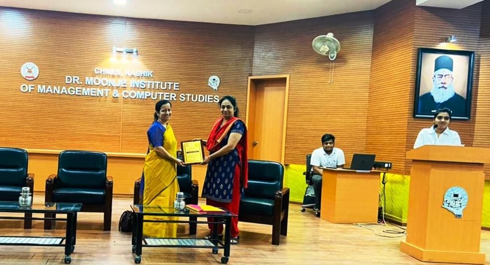 Dr. Mrs. Sarita Aurangabadkar